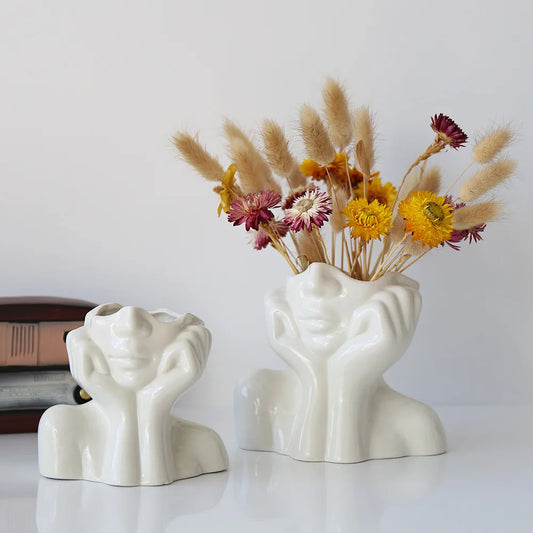 Vase Visage Nordic en Céramique Blanche – Art Moderne & Décoration Florale Élégante